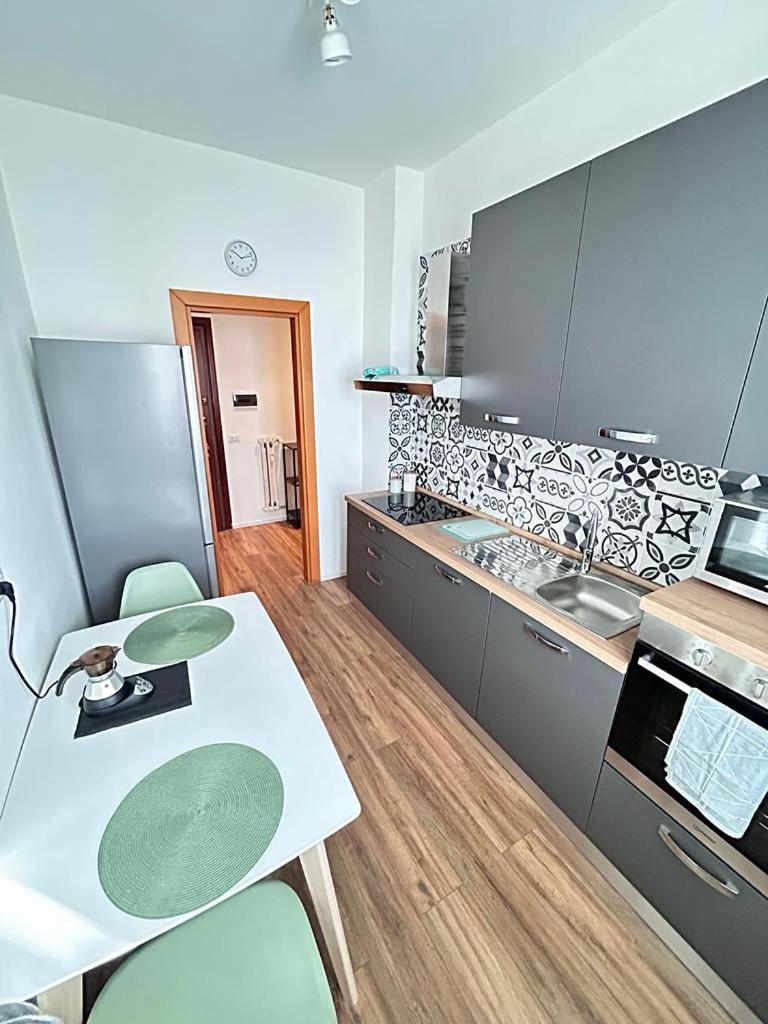 Soleo Guesthouse Monza Exterior photo